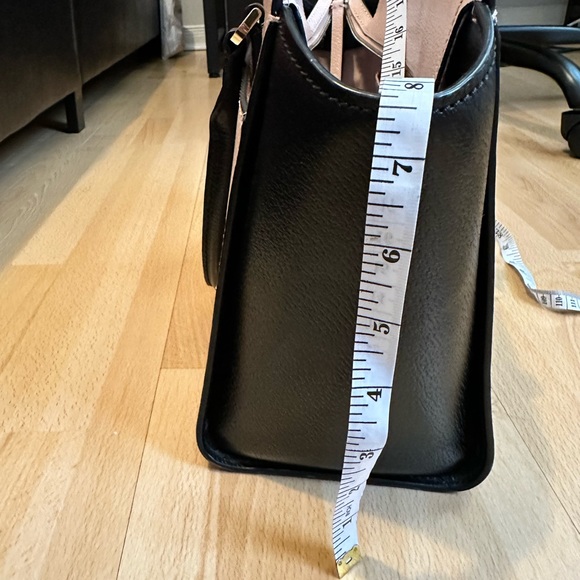 Kate Spade Handbag in great condition - Picture 9 of 10